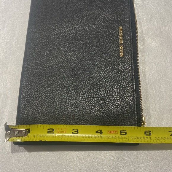 Michael’s Kors black saffiano wristlet - Picture 13 of 13